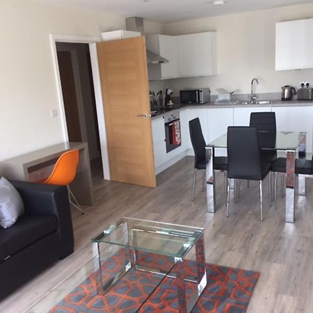 House Of Fisher- Solstice House Apartments Farnborough  Kültér fotó