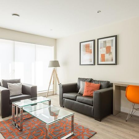 House Of Fisher- Solstice House Apartments Farnborough  Kültér fotó