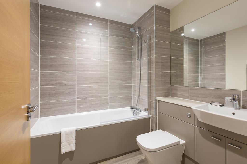 House Of Fisher- Solstice House Apartments Farnborough  Kültér fotó