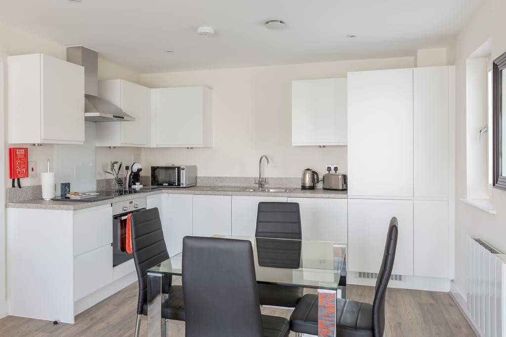 House Of Fisher- Solstice House Apartments Farnborough  Kültér fotó