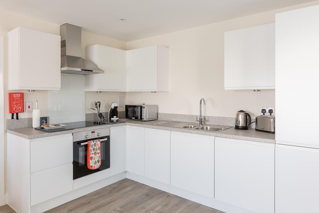 House Of Fisher- Solstice House Apartments Farnborough  Kültér fotó