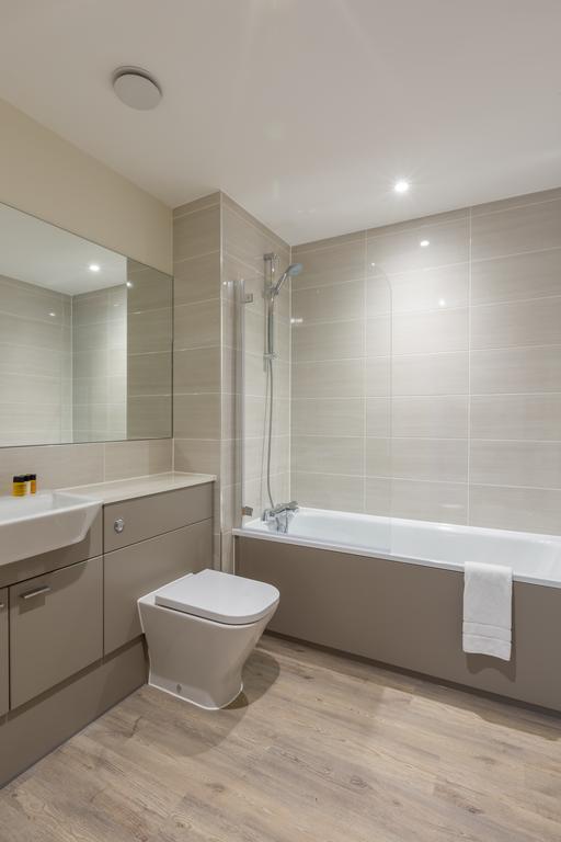 House Of Fisher- Solstice House Apartments Farnborough  Kültér fotó